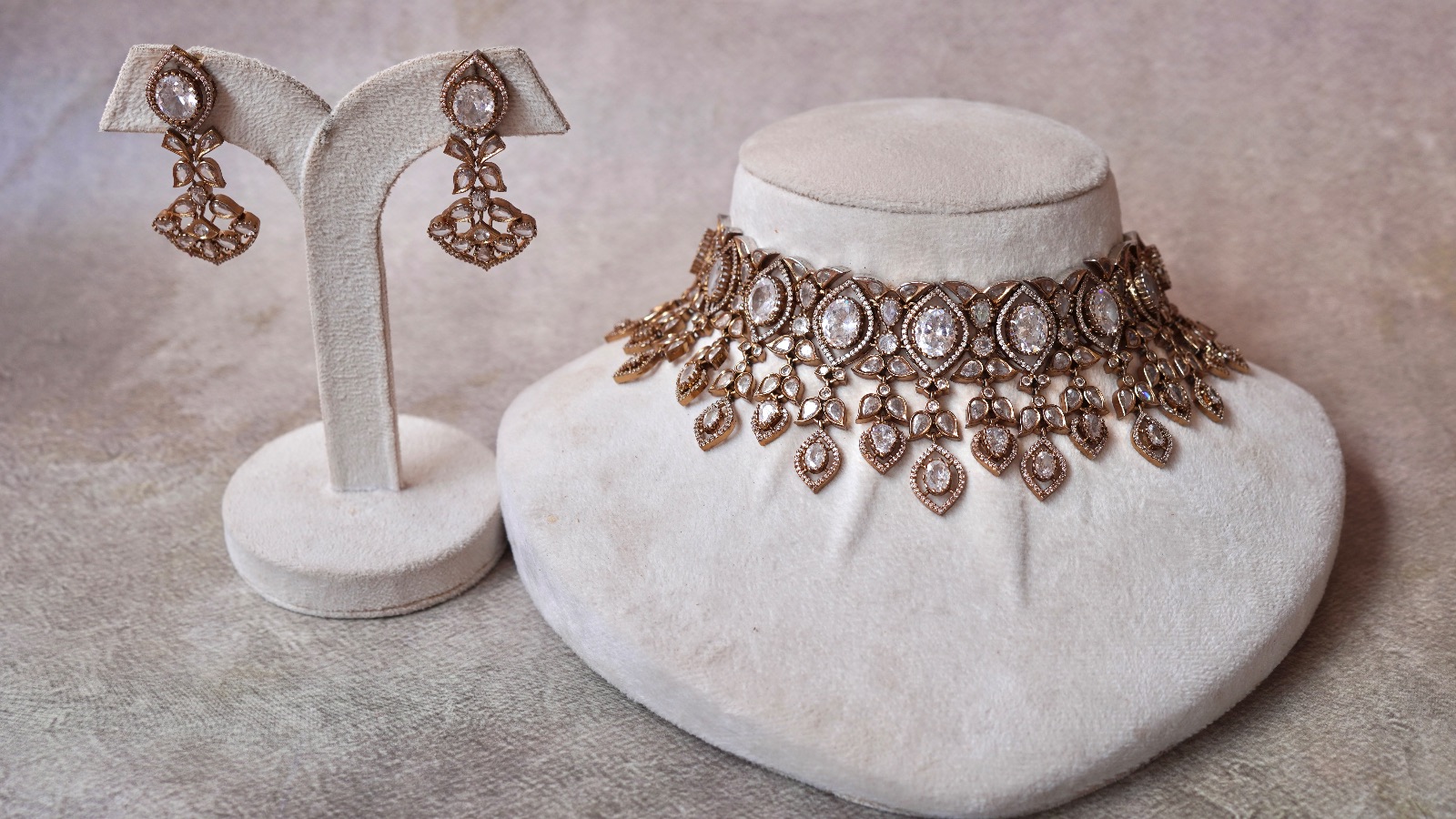Reception Choker Sets